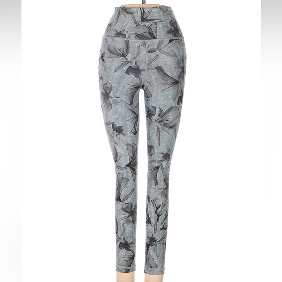 Athleta Salutation Stash Pocket II 7/8 Sporty Leggings Size XS 0-2 Gray Floral - Picture 3 of 6